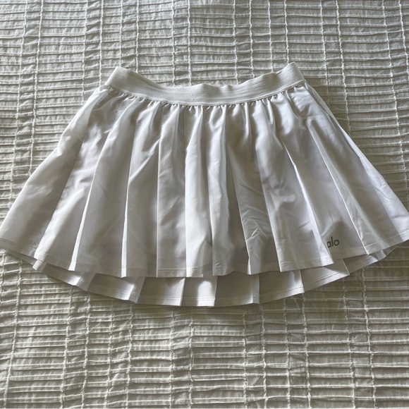 Alo Tennis Skirt Bundle - Picture 6 of 7